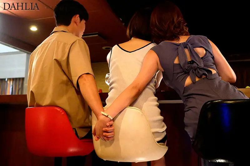 美乃すずめ | 衝撃の化学反応！痴女と水着美女 エロい動画キャプチャ(1dldss00389)-10